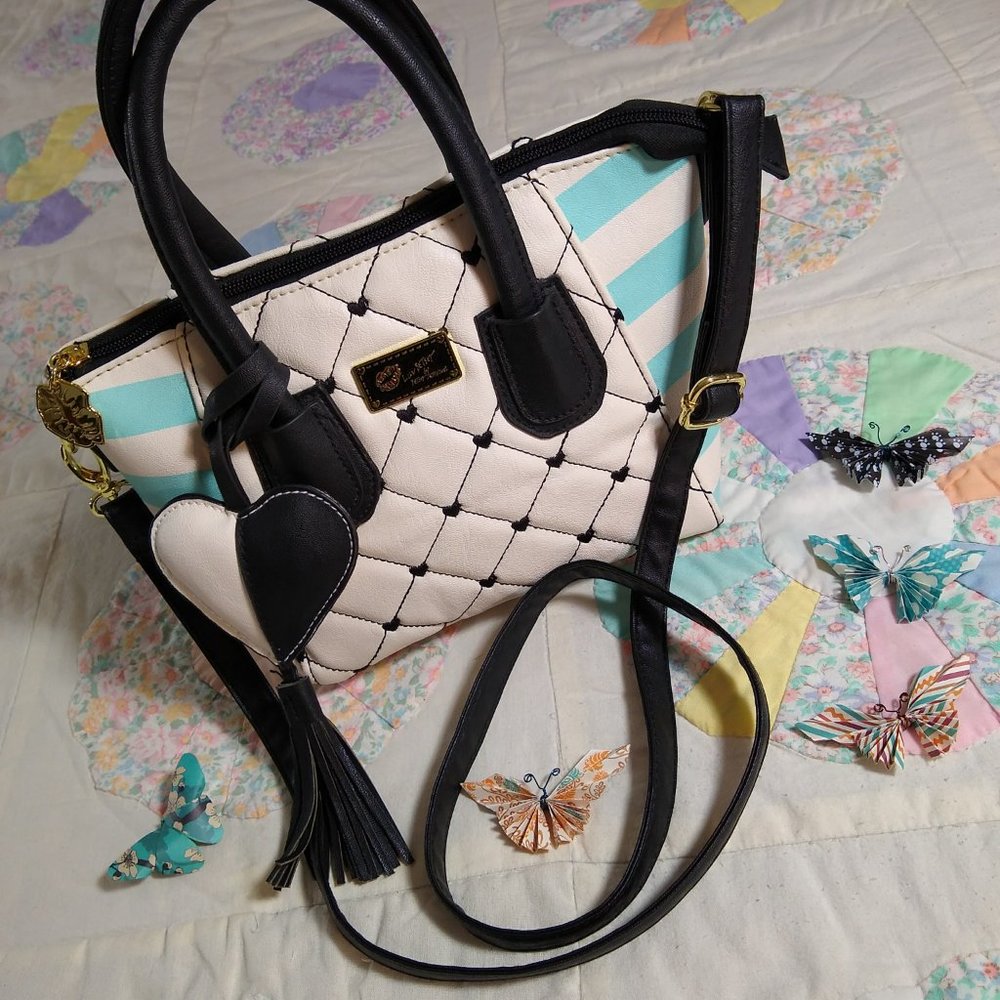 Betsey Johnson | Purse 🦋